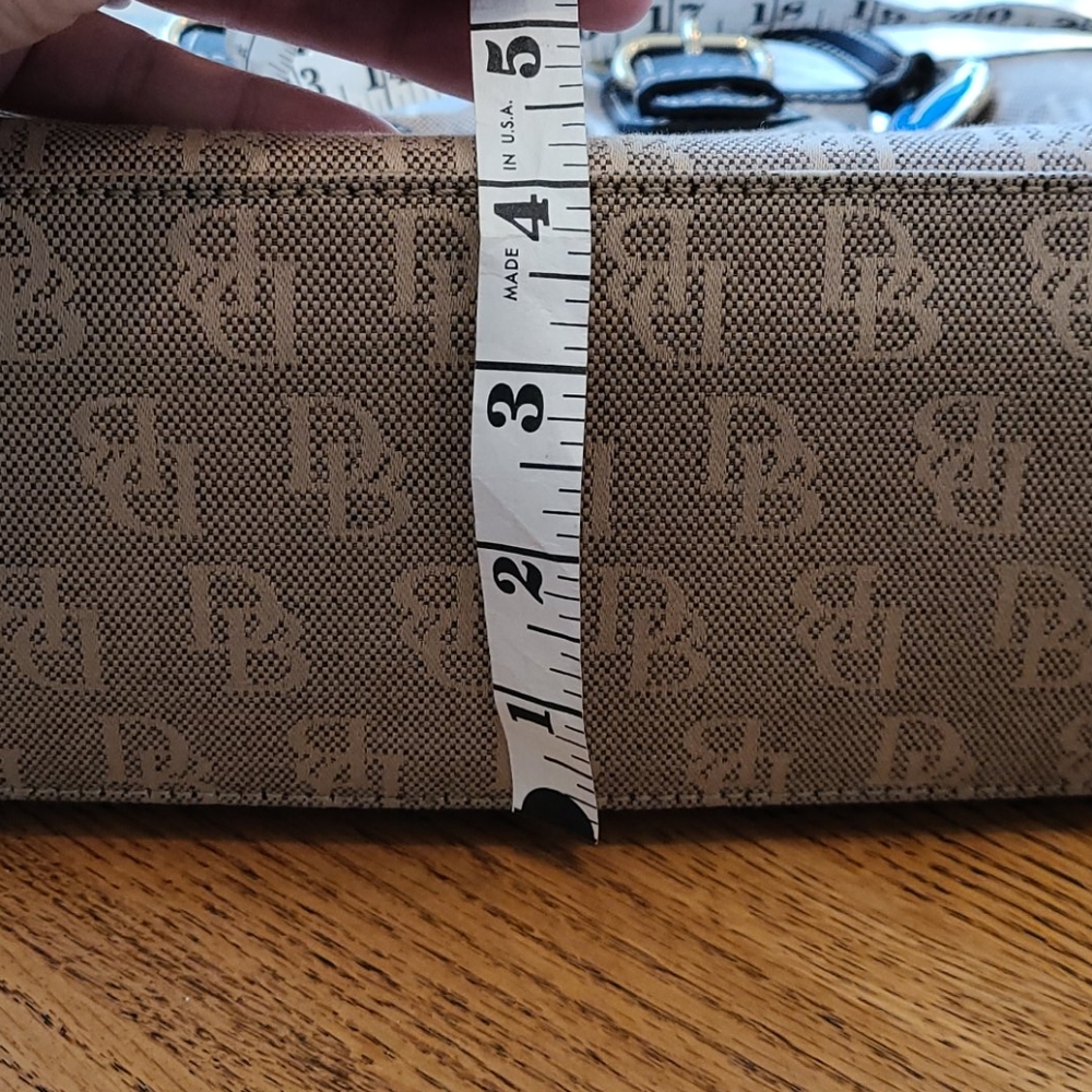 Dooney & Bourke bag - Picture 10 of 10